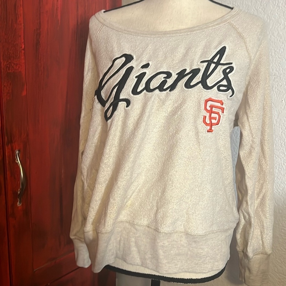 ⬇️⬇️Gold SF Giants Sweatshirt XL Like New Sports